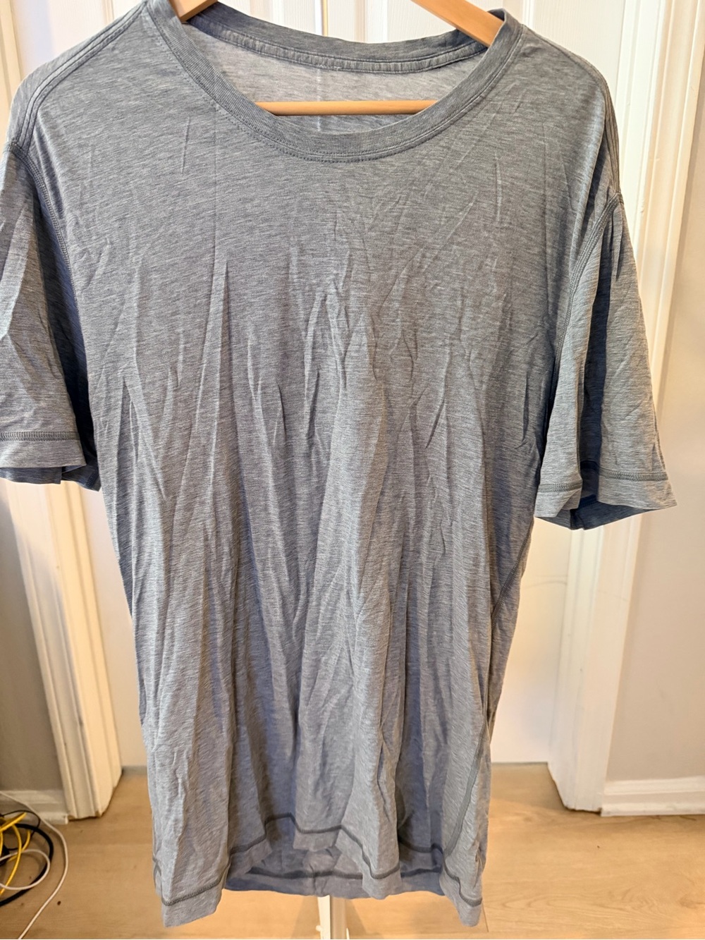 Men's lululemon Lightweight Crew Neck T-Shirt - Gray